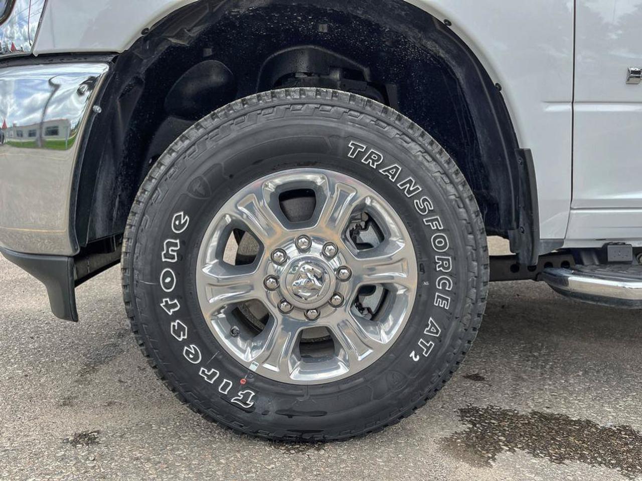 2025 RAM 2500 Big Horn | Save Over $20 000 OFF MSRP | ONLY 60 KMS | Great Value | Navigation | Tow Package | Photo