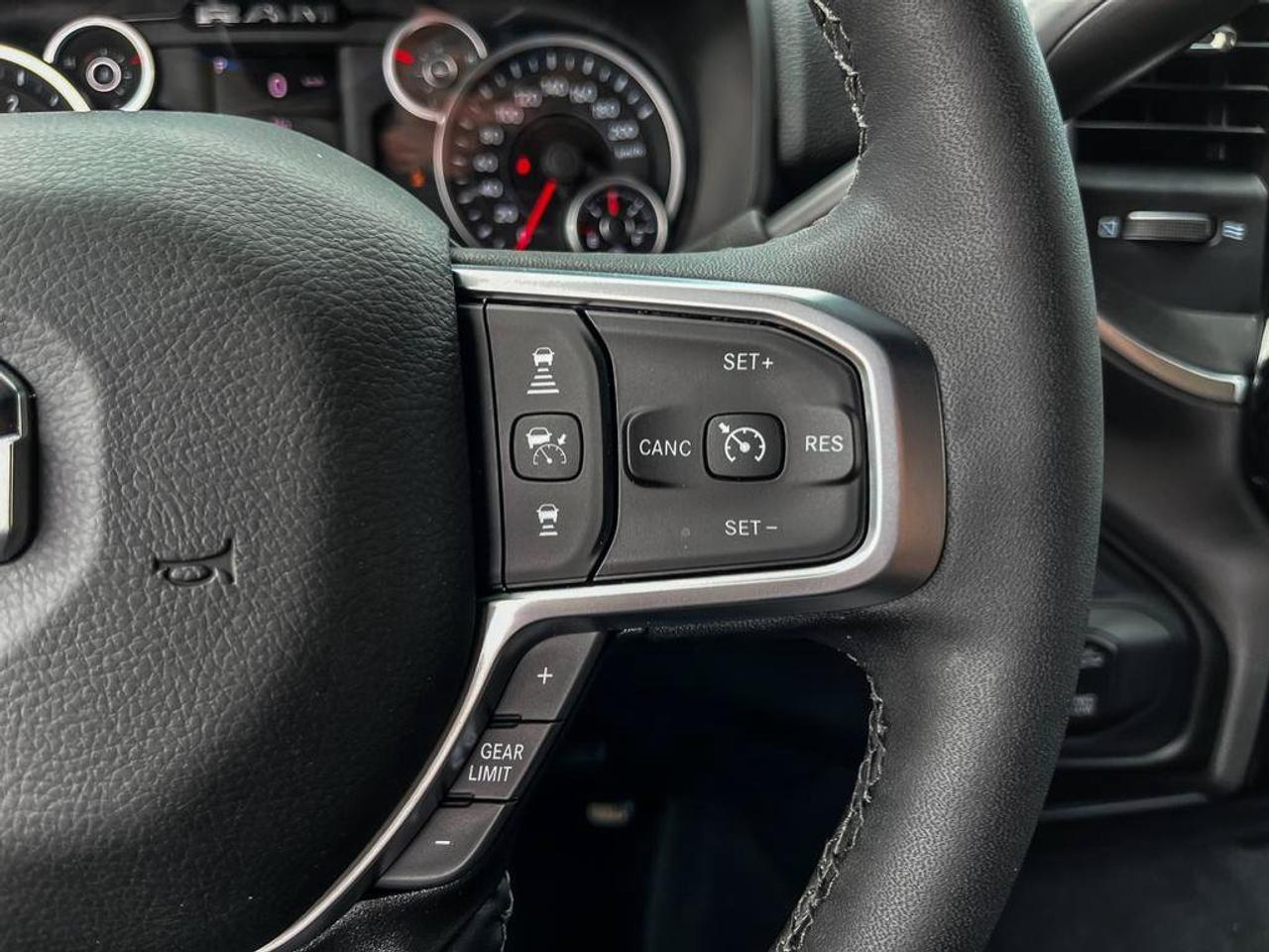 2025 RAM 2500 Big Horn | Save Over $20 000 OFF MSRP | ONLY 60 KMS | Great Value | Navigation | Tow Package | Photo