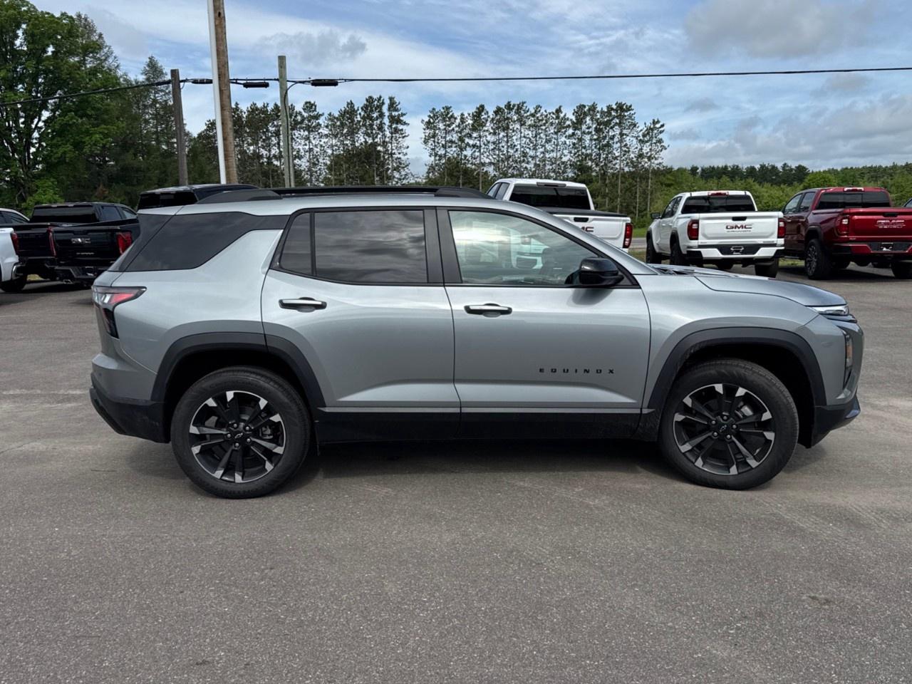 2026 Chevrolet Equinox AWD RS Photo3
