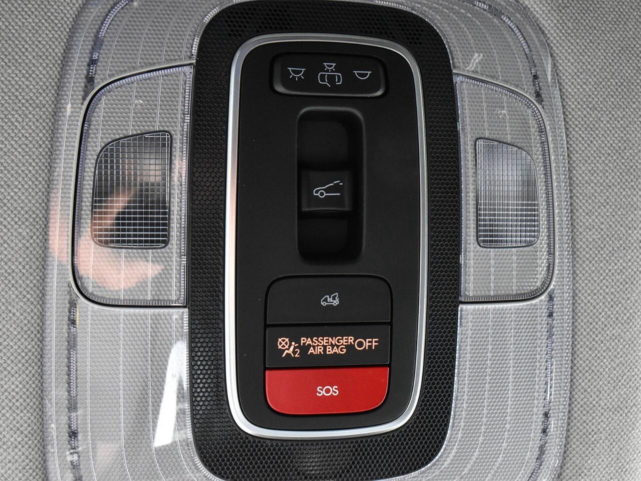 2025 Hyundai Elantra APPLE CARPLAY, LOW KMS, GREAT ON FUEL Photo