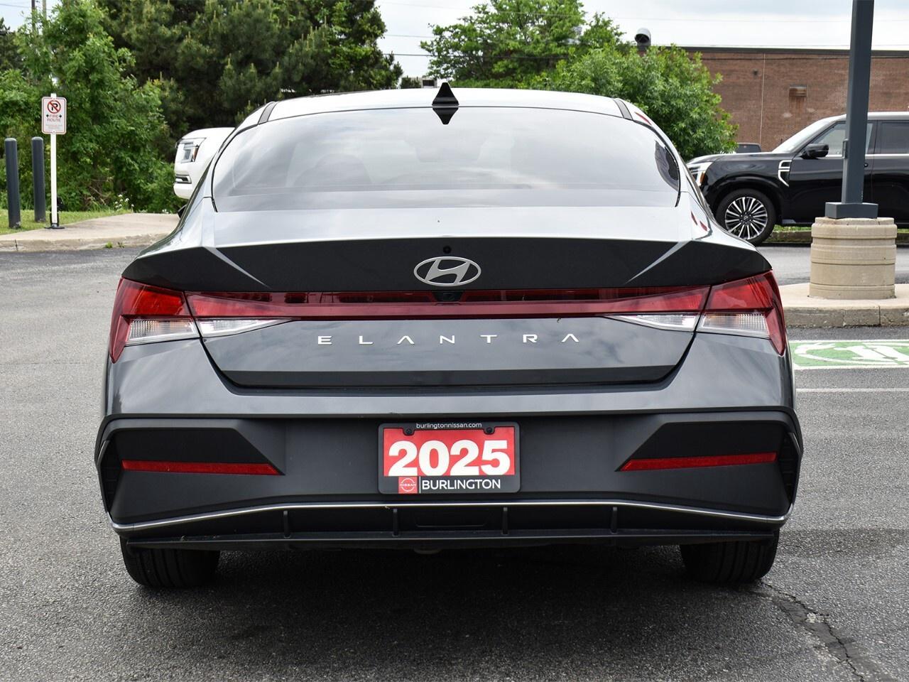 2025 Hyundai Elantra APPLE CARPLAY, LOW KMS, GREAT ON FUEL Photo