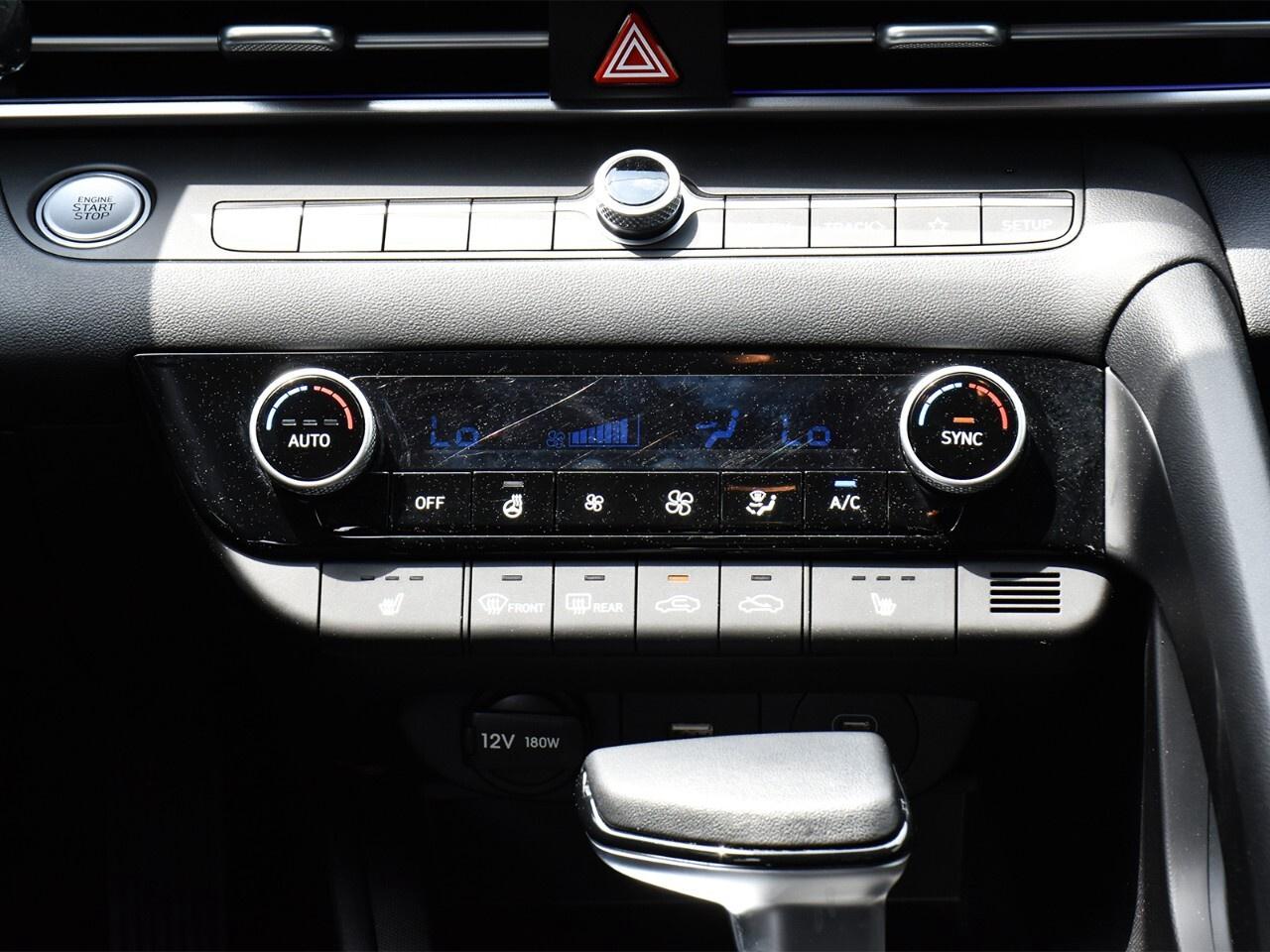 2025 Hyundai Elantra APPLE CARPLAY, LOW KMS, GREAT ON FUEL Photo