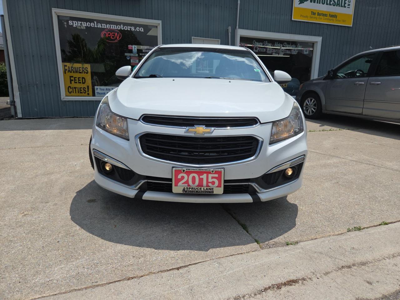 2015 Chevrolet Cruze 1LT Photo