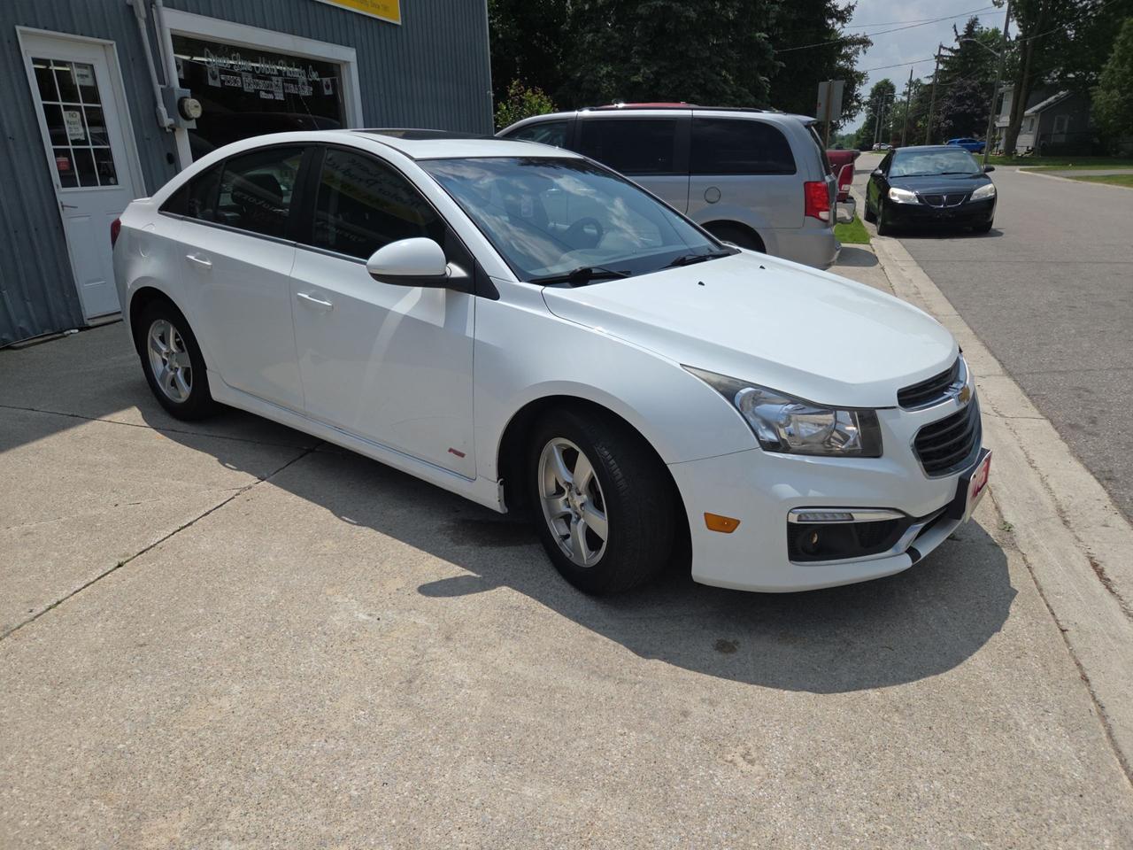 2015 Chevrolet Cruze 1LT Photo