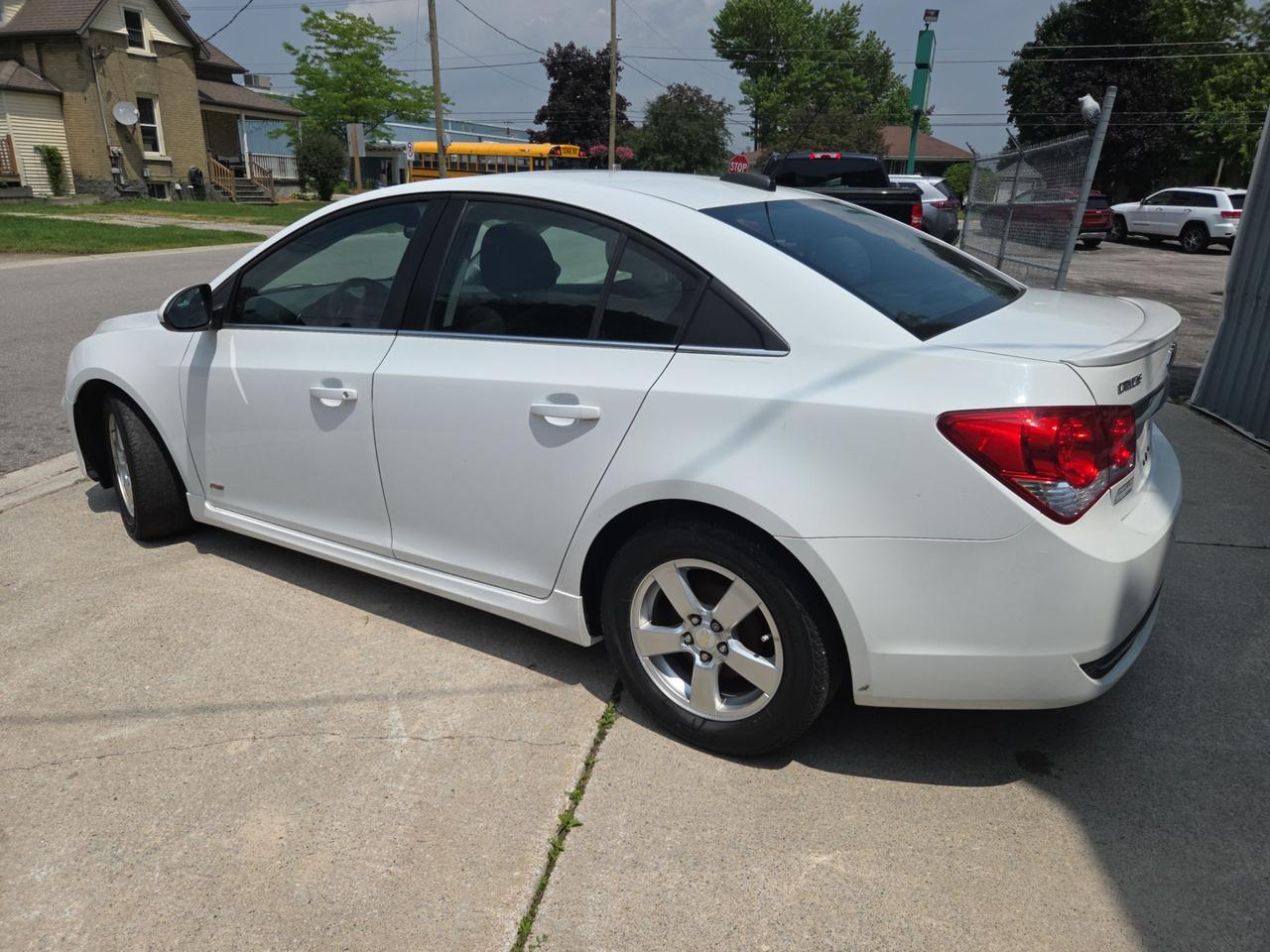 2015 Chevrolet Cruze 1LT Photo