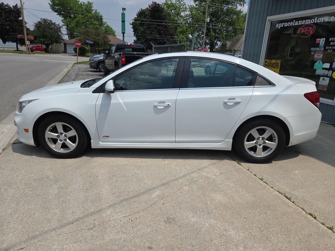 2015 Chevrolet Cruze 1LT Photo