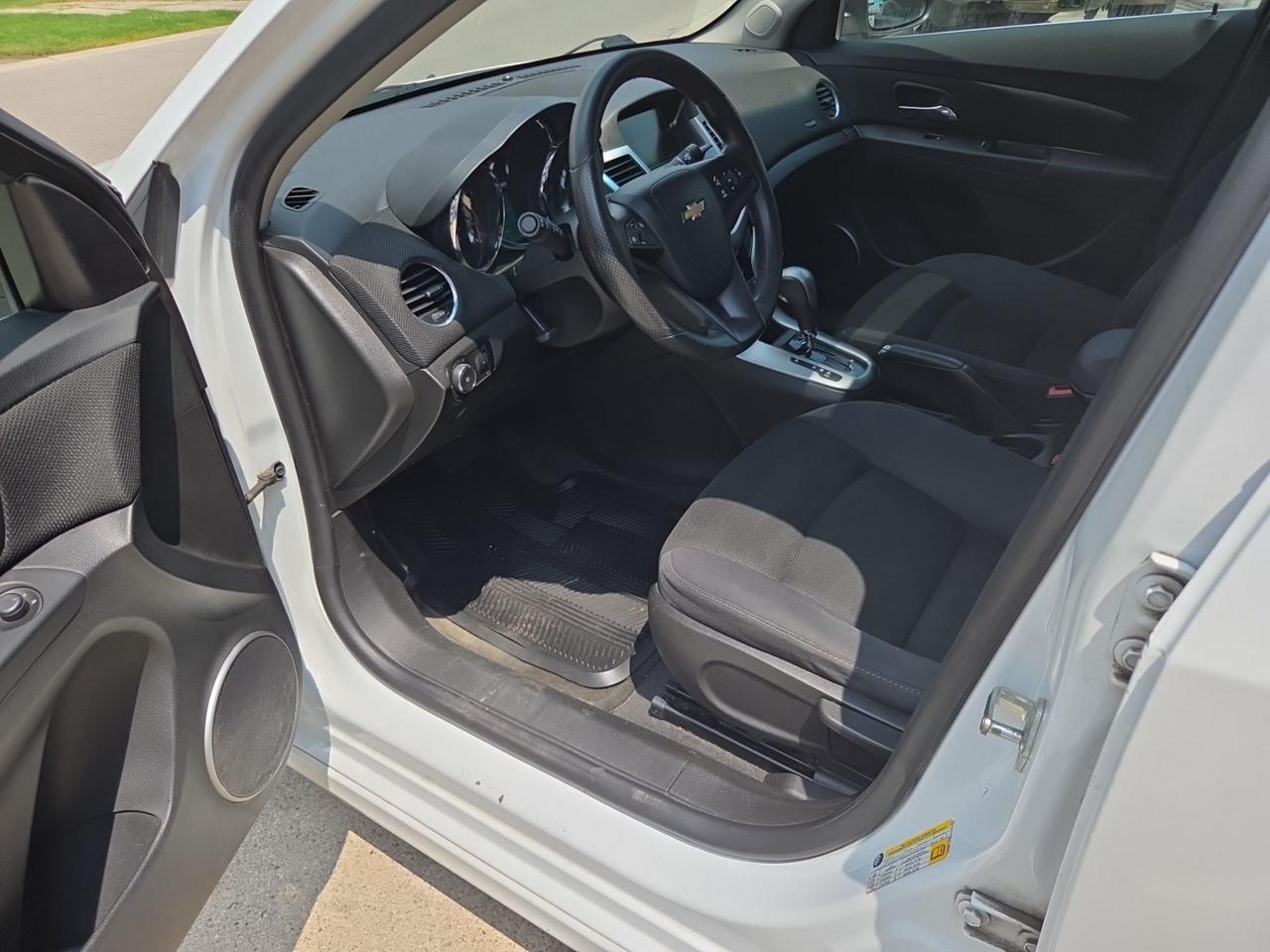 2015 Chevrolet Cruze 1LT Photo