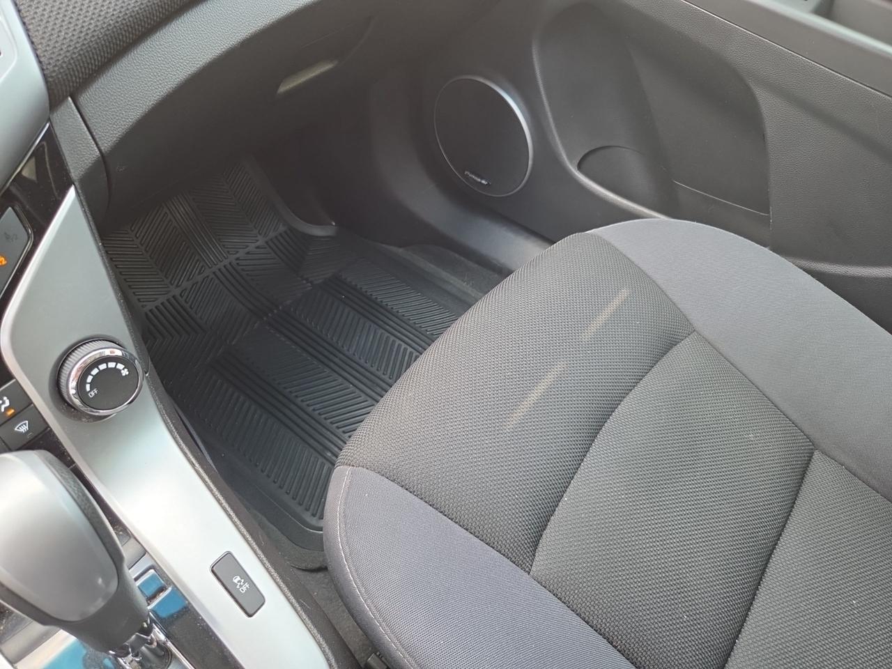 2015 Chevrolet Cruze 1LT Photo