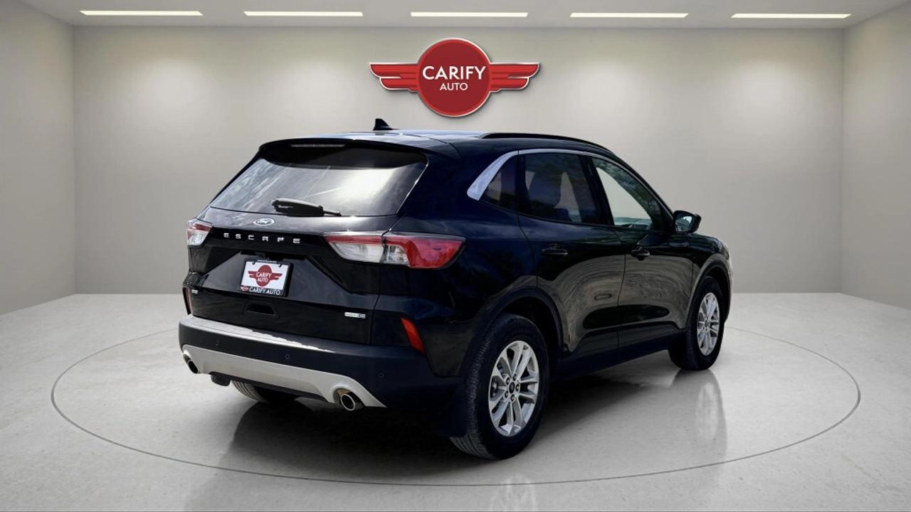 2020 Ford Escape SE  All-Wheel Drive Photo
