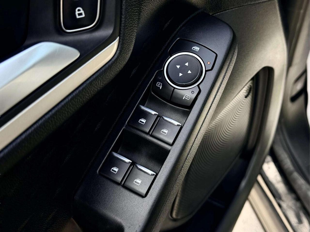 2020 Ford Escape SE  All-Wheel Drive Photo