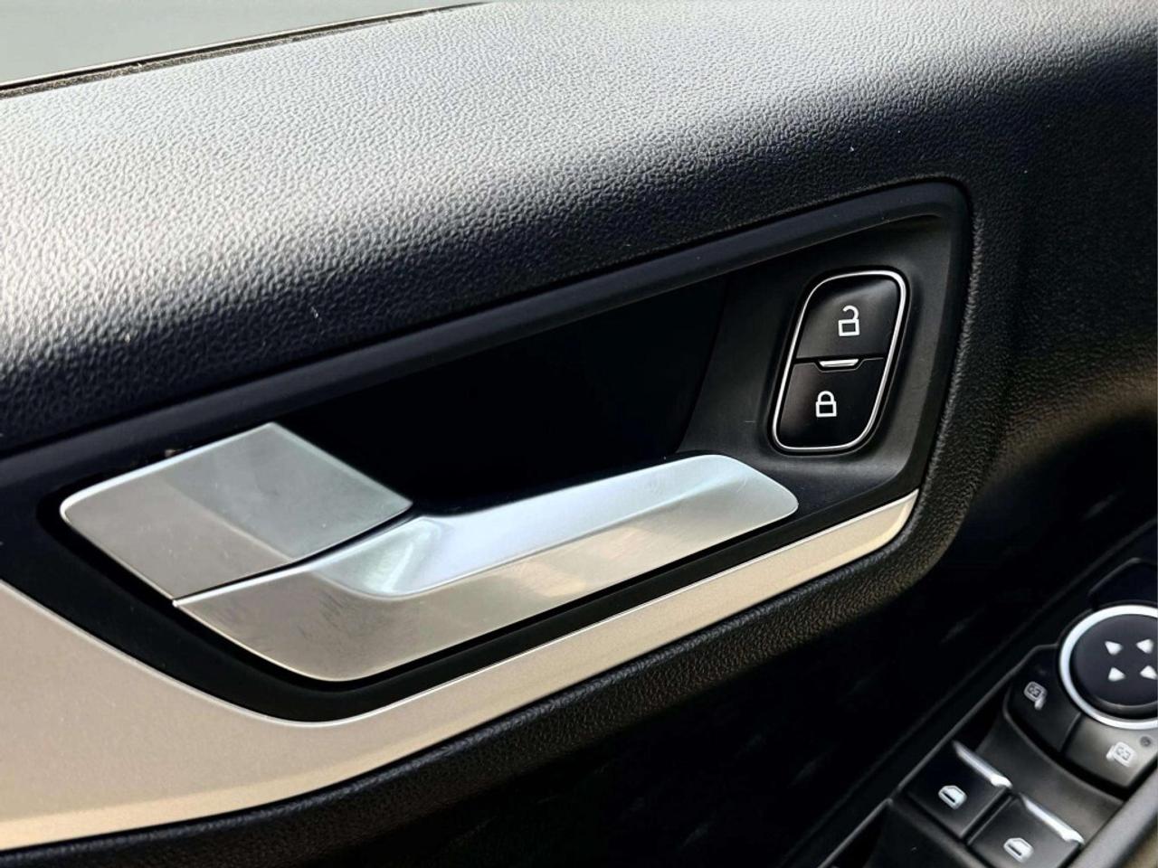 2020 Ford Escape SE  All-Wheel Drive Photo