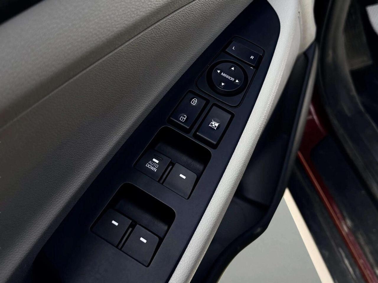2017 Hyundai Tucson SE  All-wheel Drive Automatic Photo