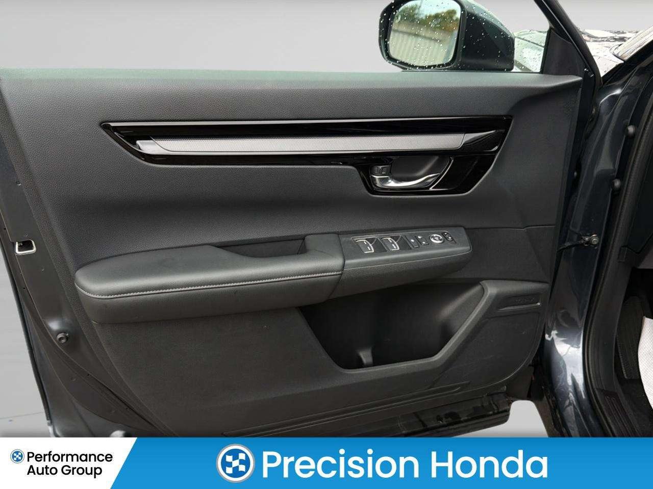 2025 Honda CR-V Sport CarPlay Rear Cam Sunroof Heated Seats Photo
