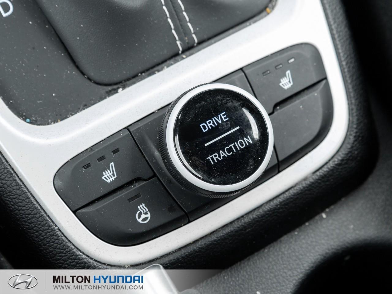 2024 Hyundai Venue Ultimate w/Black Interior 4dr Front-Wheel Drive Photo