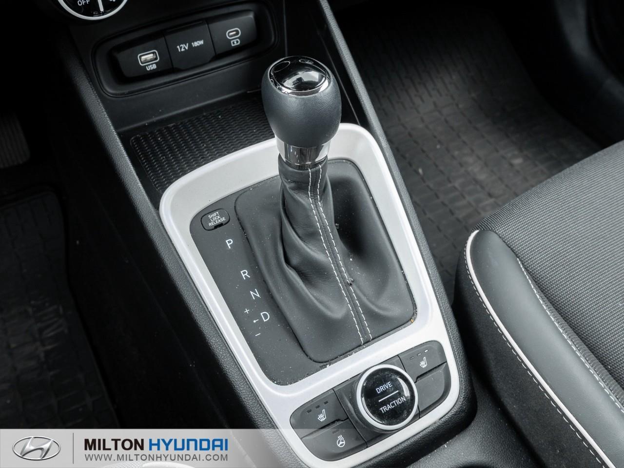 2024 Hyundai Venue Ultimate w/Black Interior 4dr Front-Wheel Drive Photo