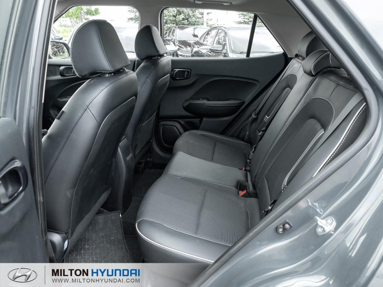 2024 Hyundai Venue Ultimate w/Black Interior 4dr Front-Wheel Drive Photo