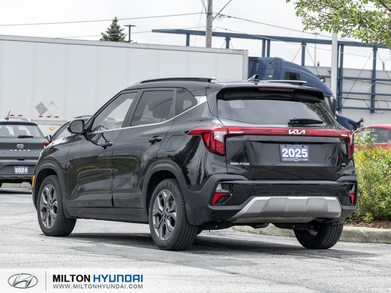 2025 Kia Seltos EX 4dr All-Wheel Drive Photo4