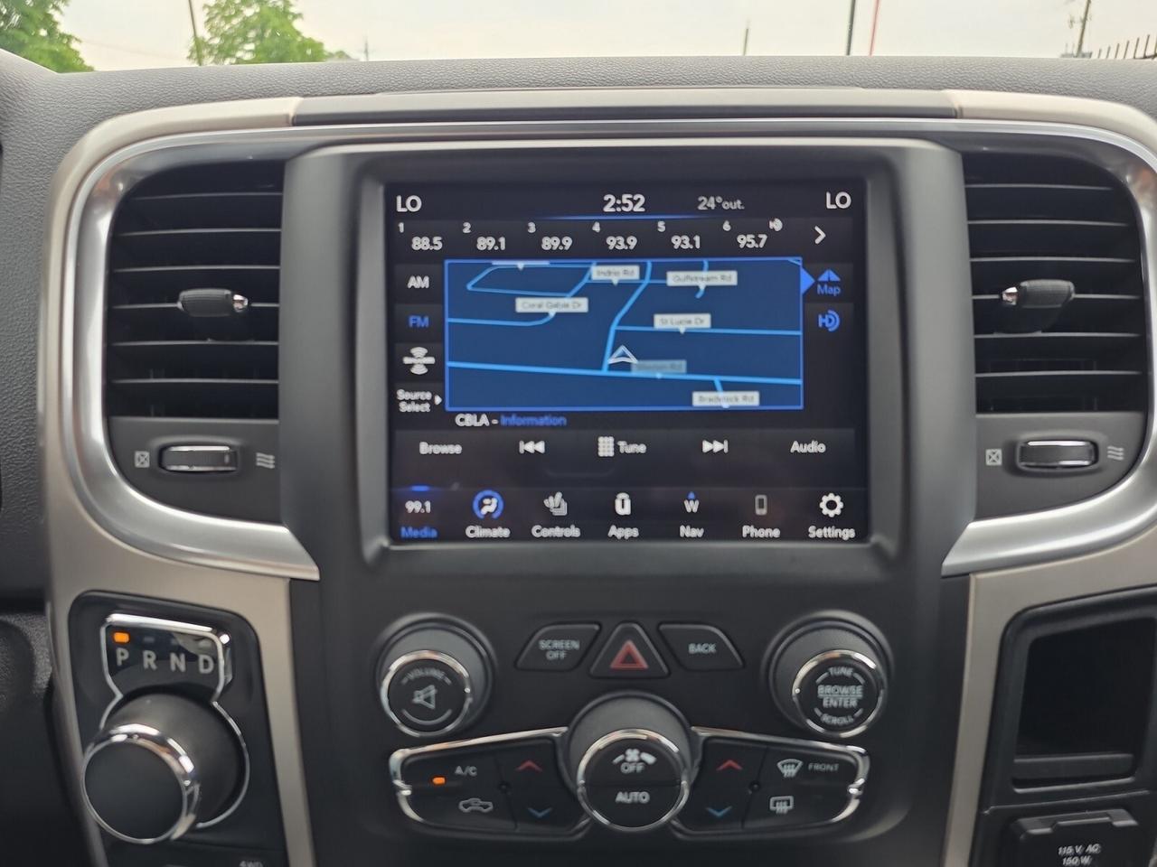 2019 RAM 1500 Classic Warlock 4x4 Crew Cab 5'7 Box * NO ACCIDENTS / CARP Photo