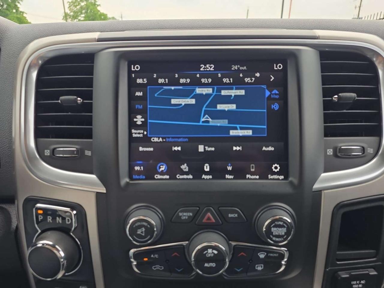 2019 RAM 1500 Warlock 4x4 Crew Cab 5'7 Box * NO ACCIDENTS / CARPLAY / CAMERA / LED Photo