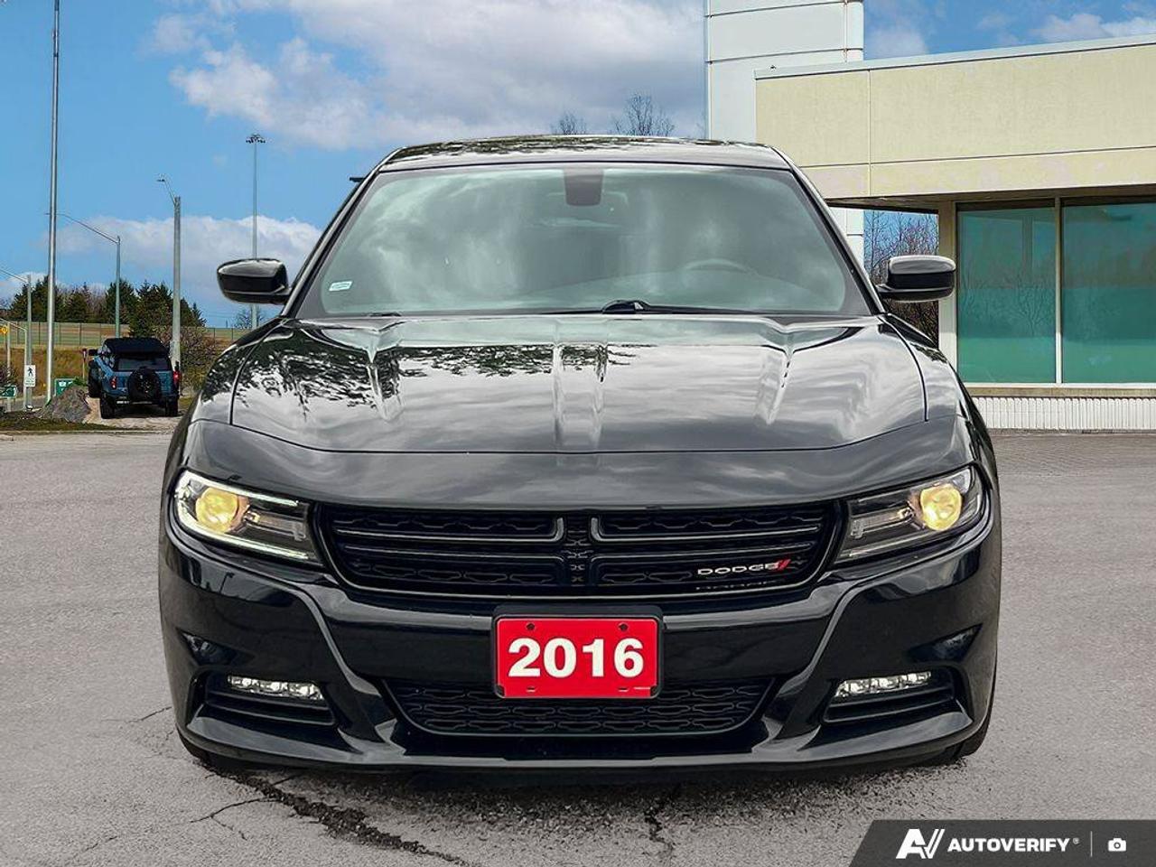 2016 Dodge Charger SXT   MOONROOF   3.6L V6   HTD FRNT SEATS Photo