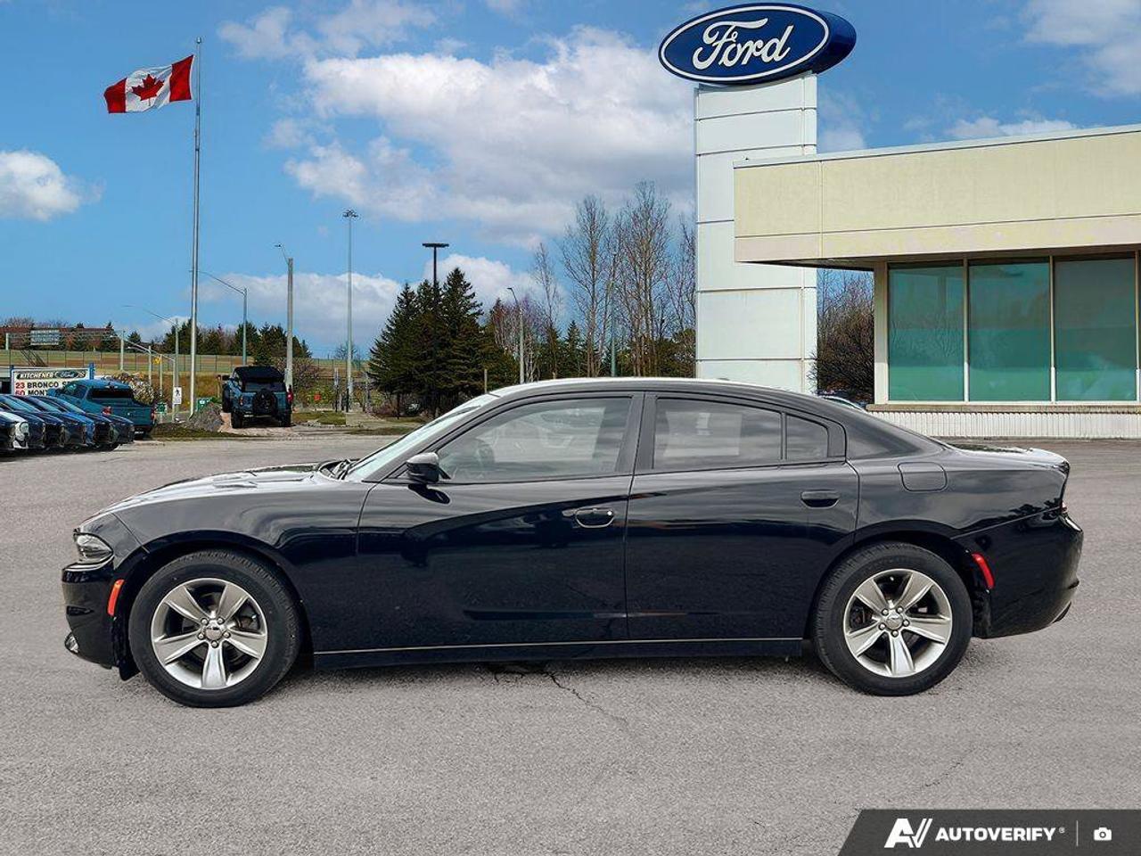 2016 Dodge Charger SXT   MOONROOF   3.6L V6   HTD FRNT SEATS Photo