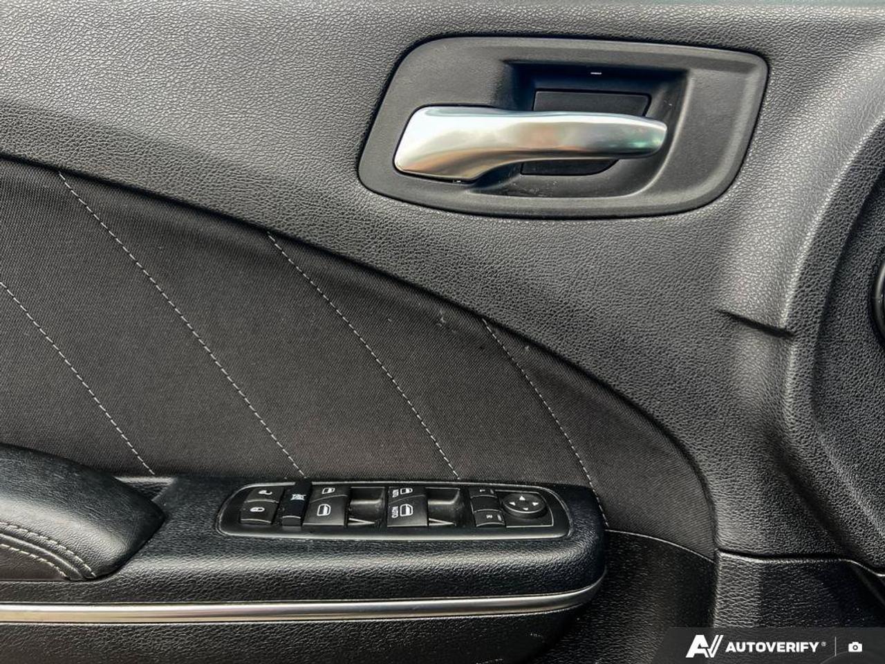 2016 Dodge Charger SXT   MOONROOF   3.6L V6   HTD FRNT SEATS Photo