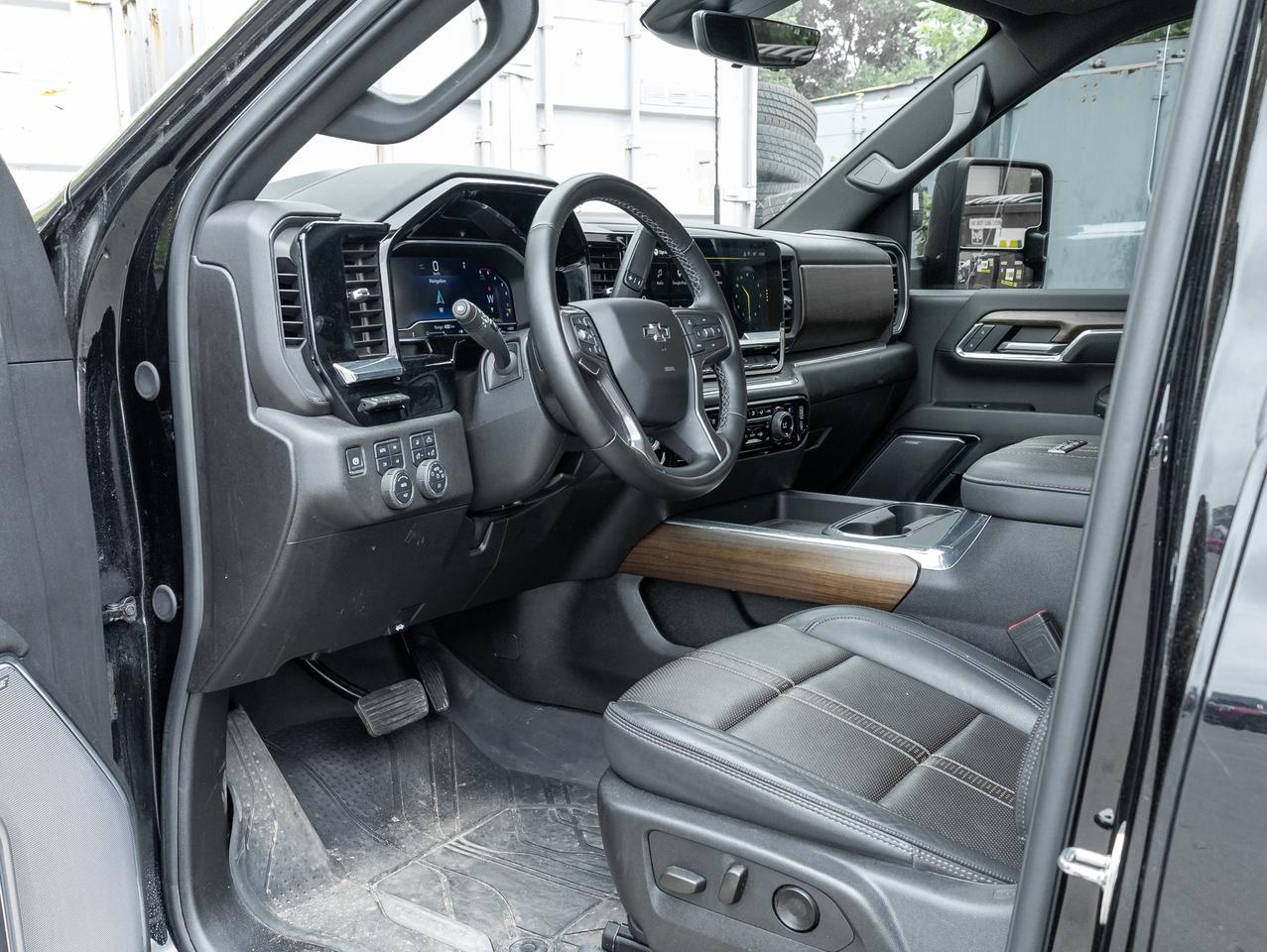 2024 Chevrolet SILVERADO 2500HD Diesel 4x4   Midnight Edition   Technology Package Photo