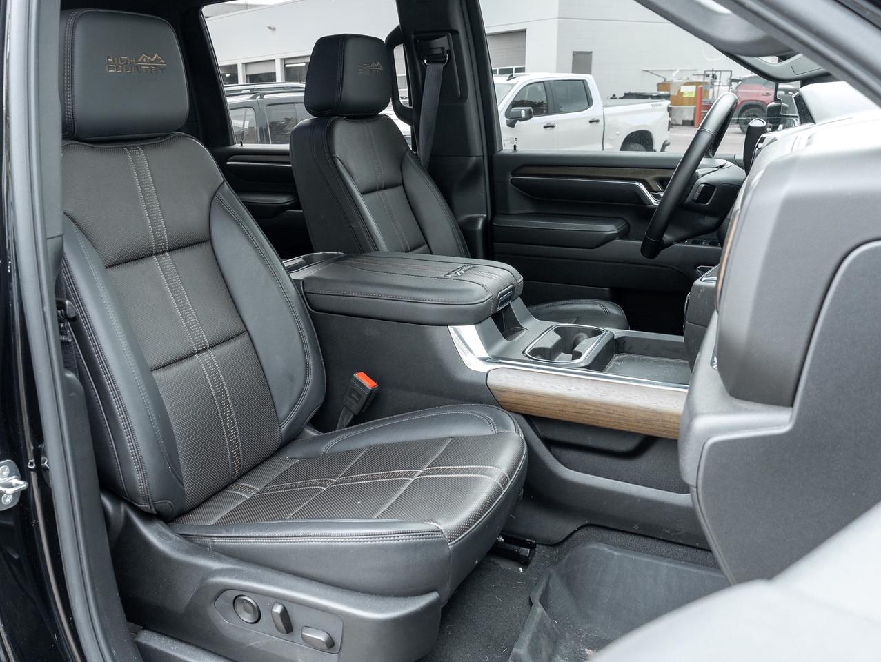 2024 Chevrolet SILVERADO 2500HD Diesel 4x4   Midnight Edition   Technology Package Photo