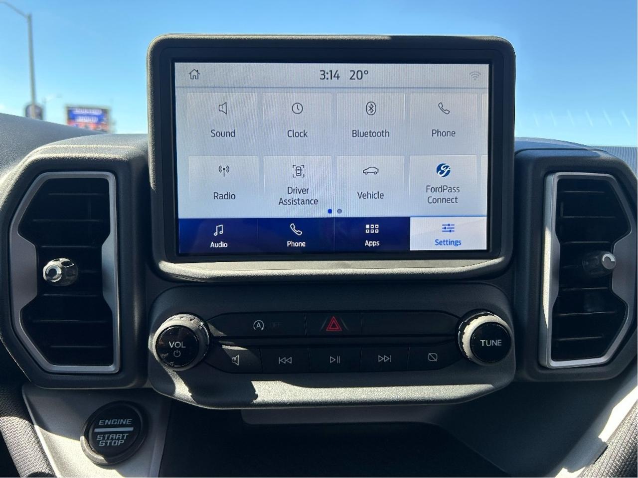 2024 Ford Bronco Sport OUTERBANKS 1.5L LANE KEEPING HEATED SEATS & WHEEL Photo