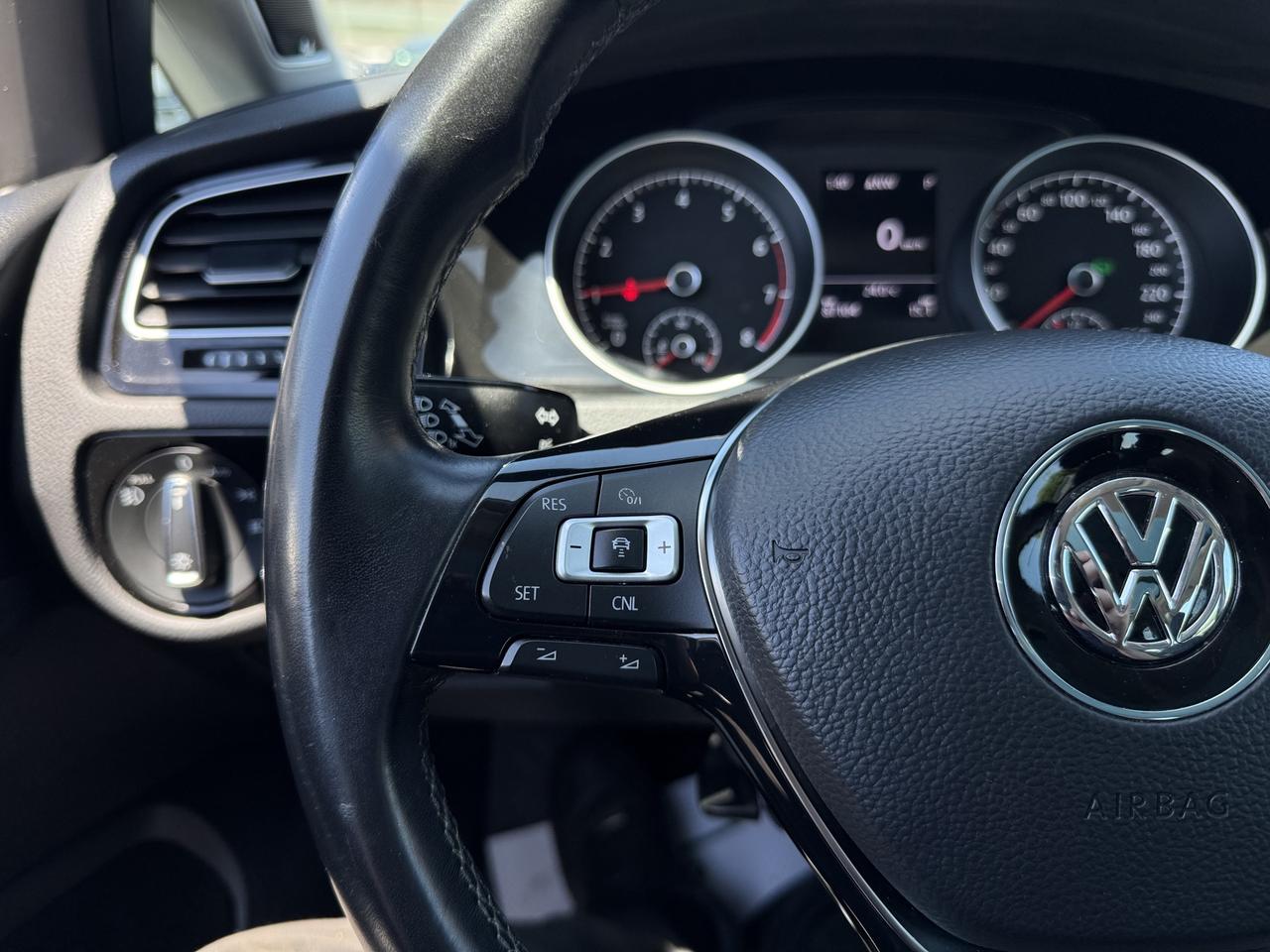 2018 Volkswagen Golf SportWagen Highline DSG 4MOTION Photo