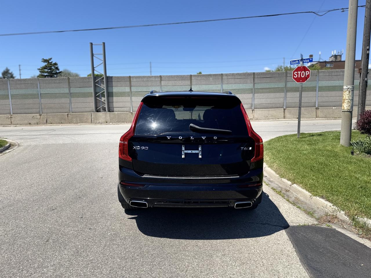 2021 Volvo XC90 T6 AWD R-Design 7-Seater Photo