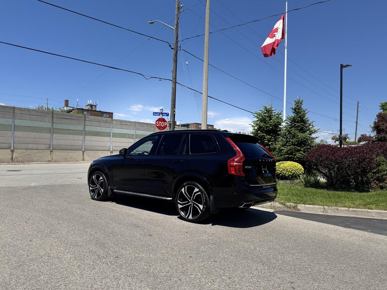 2021 Volvo XC90 T6 AWD R-Design 7-Seater Photo3