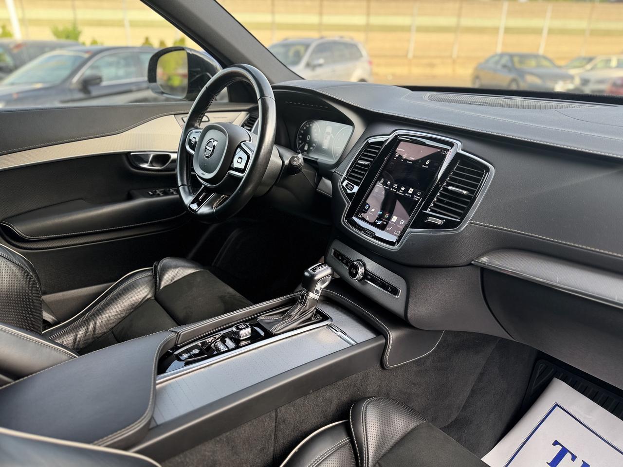 2021 Volvo XC90 T6 AWD R-Design 7-Seater Photo