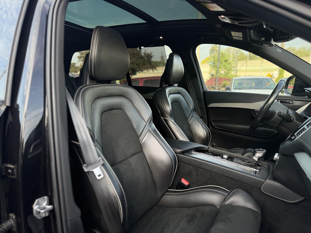 2021 Volvo XC90 T6 AWD R-Design 7-Seater Photo