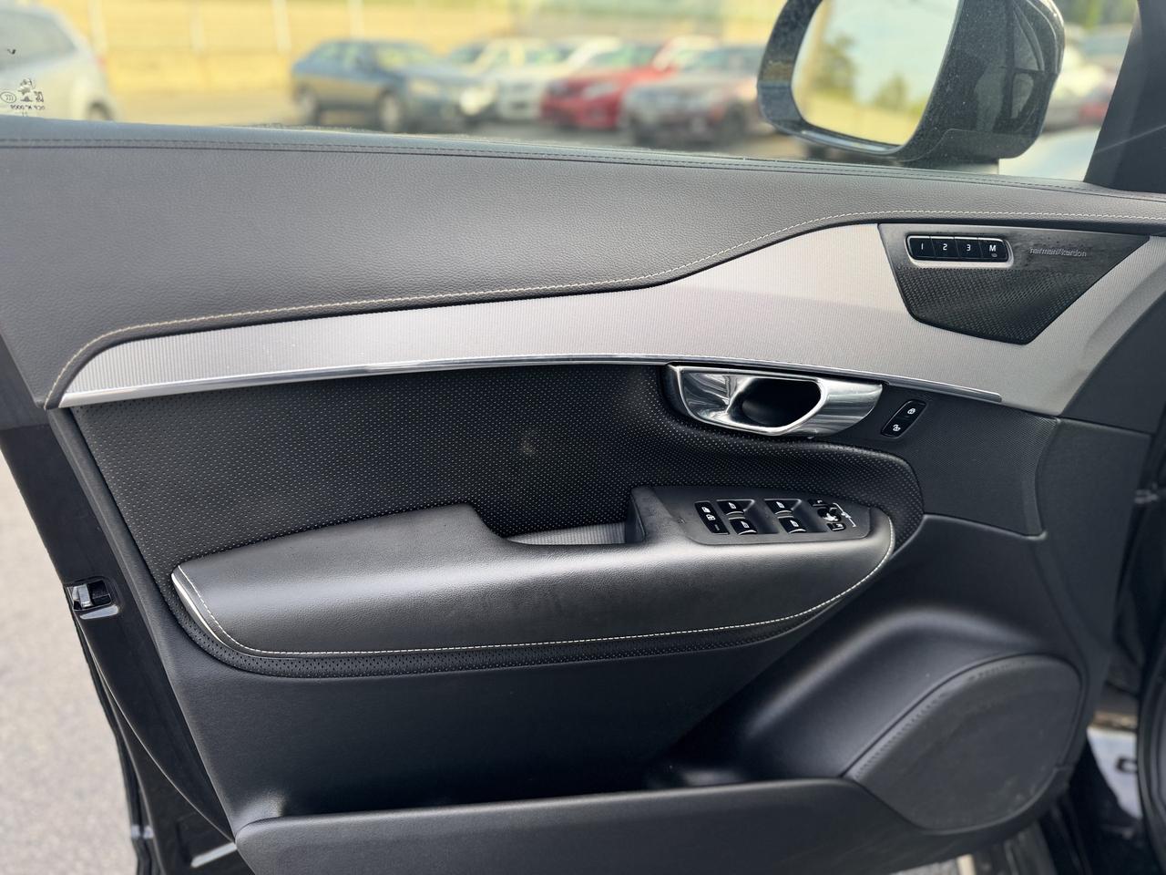2021 Volvo XC90 T6 AWD R-Design 7-Seater Photo