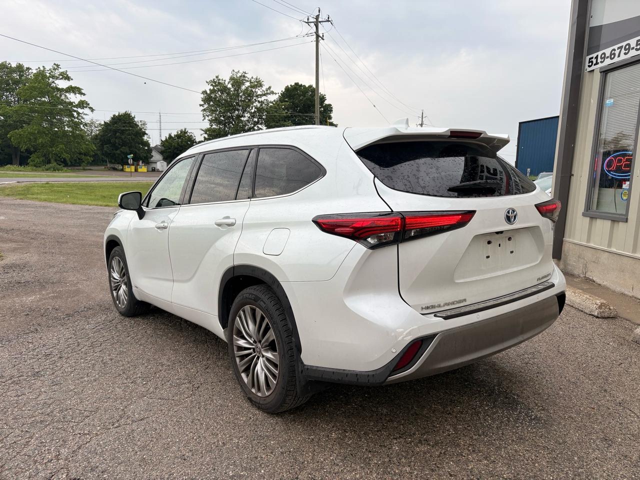 2022 Toyota Highlander Hybrid Limited Photo