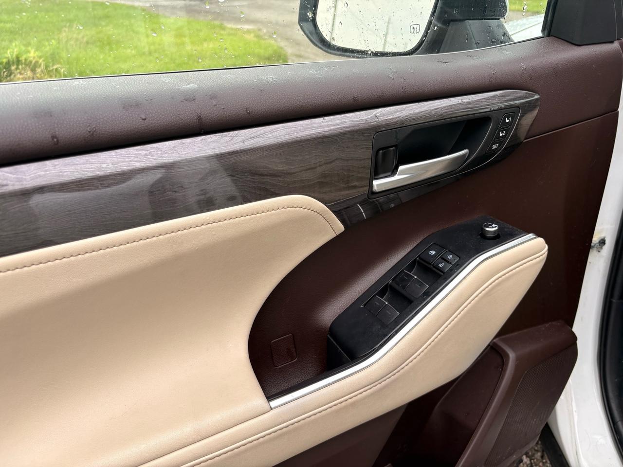2022 Toyota Highlander Hybrid Limited Photo