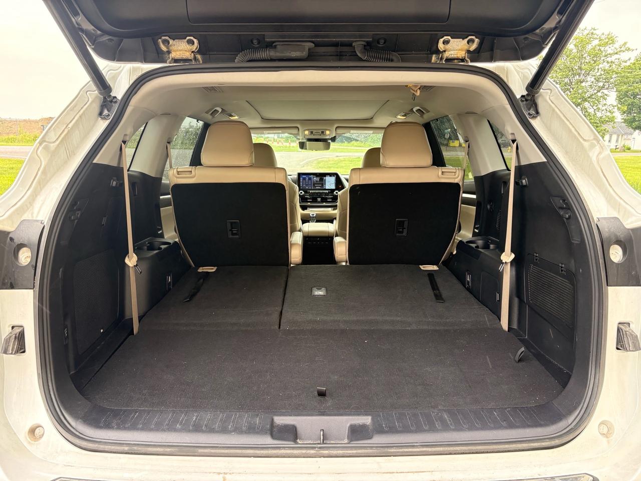 2022 Toyota Highlander Hybrid Limited Photo