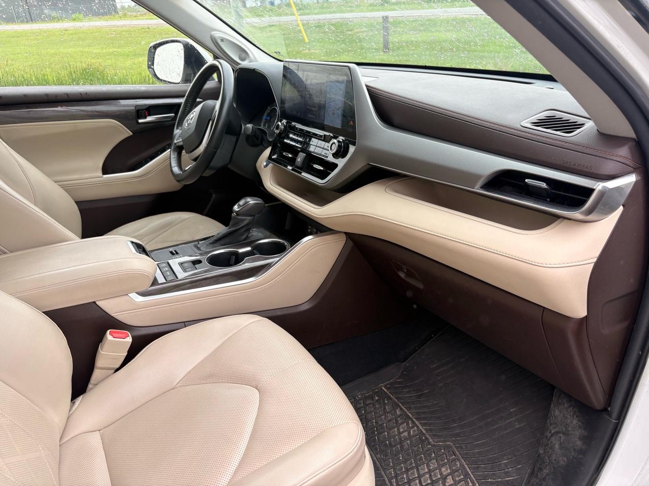 2022 Toyota Highlander Hybrid Limited Photo