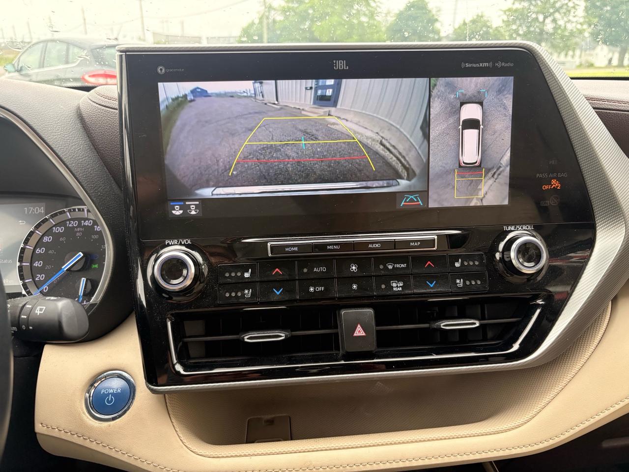 2022 Toyota Highlander Hybrid Limited Photo