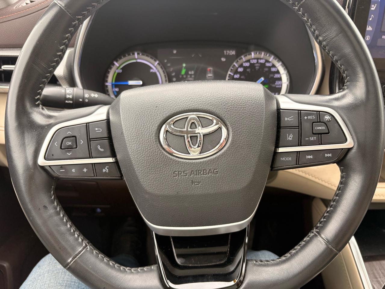 2022 Toyota Highlander Hybrid Limited Photo