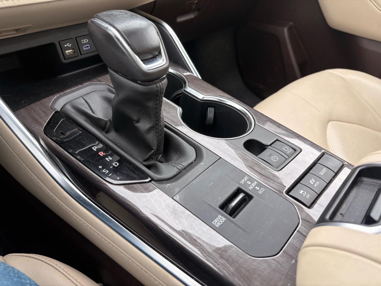 2022 Toyota Highlander Hybrid Limited Photo