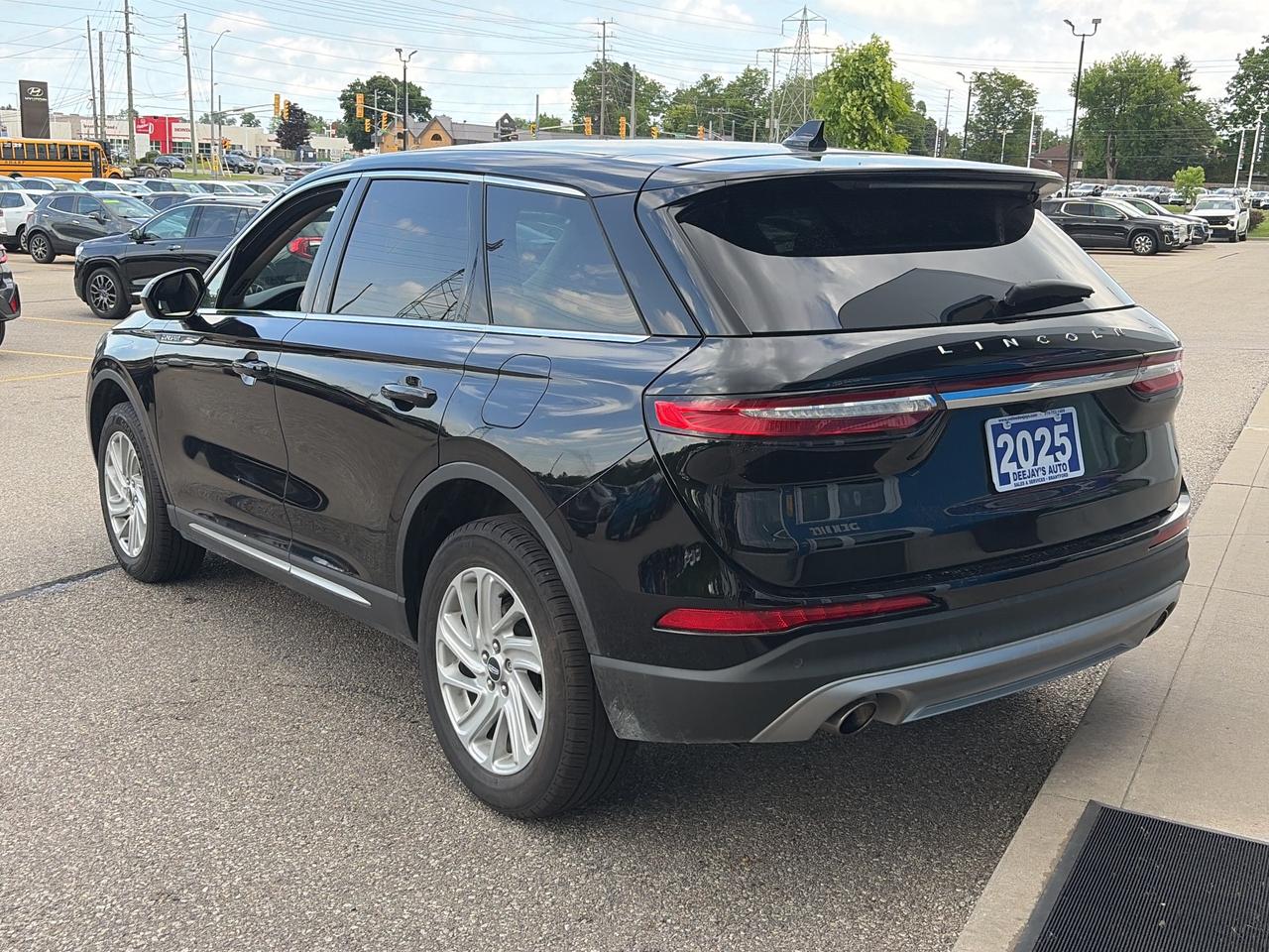 2025 Lincoln Corsair Premiere AWD   Leather   NAV Photo