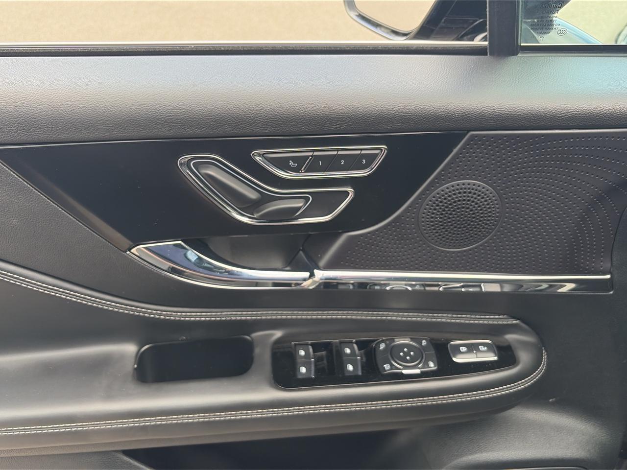 2025 Lincoln Corsair Premiere AWD   Leather   NAV Photo