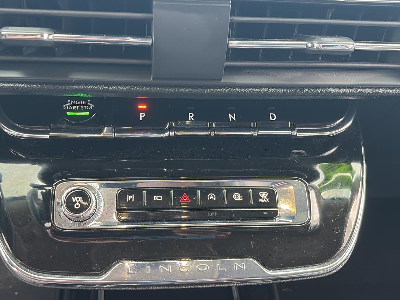 2025 Lincoln Corsair Premiere AWD   Leather   NAV Photo