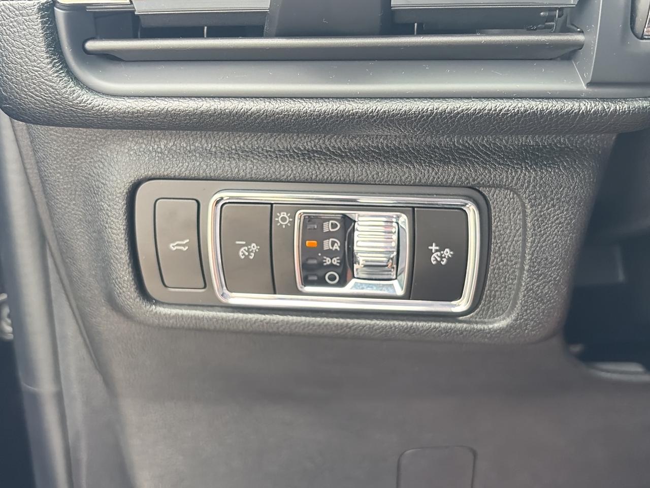 2025 Lincoln Corsair Premiere AWD   Leather   NAV Photo