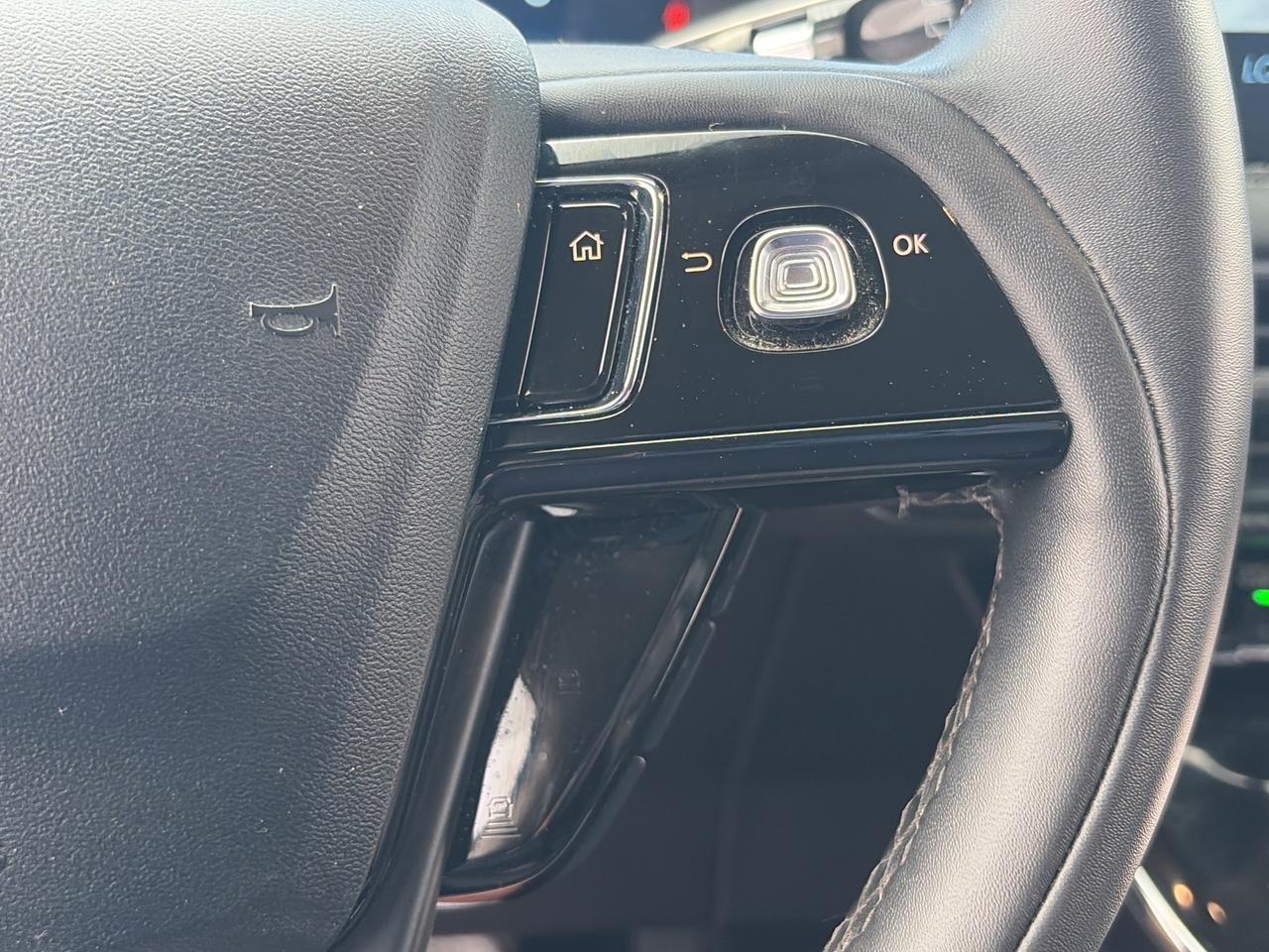 2025 Lincoln Corsair Premiere AWD   Leather   NAV Photo