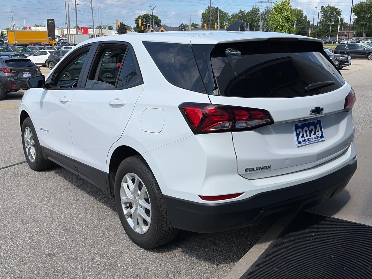 2024 Chevrolet Equinox LS AWD Photo