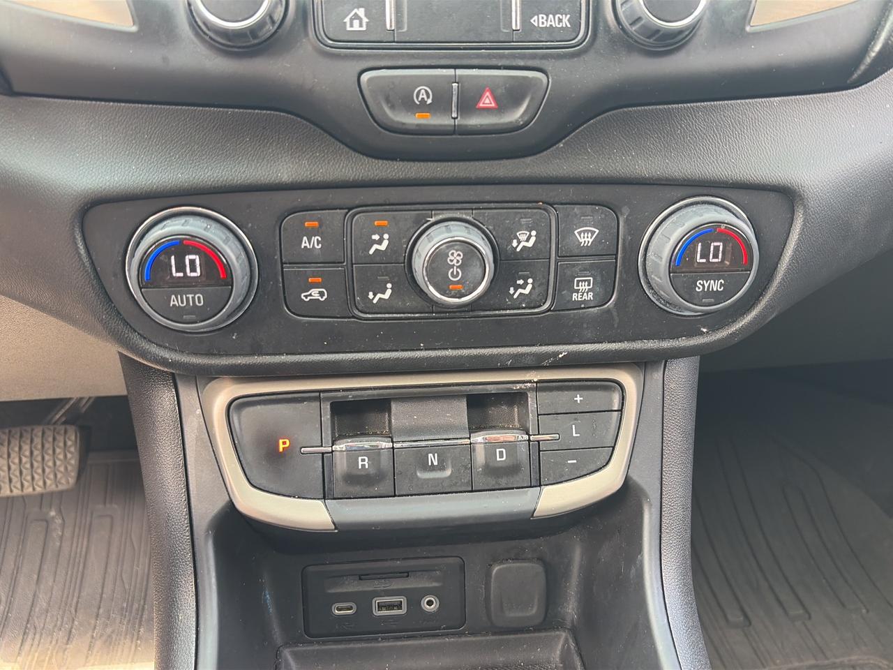2024 GMC Terrain DENALI AWD Photo