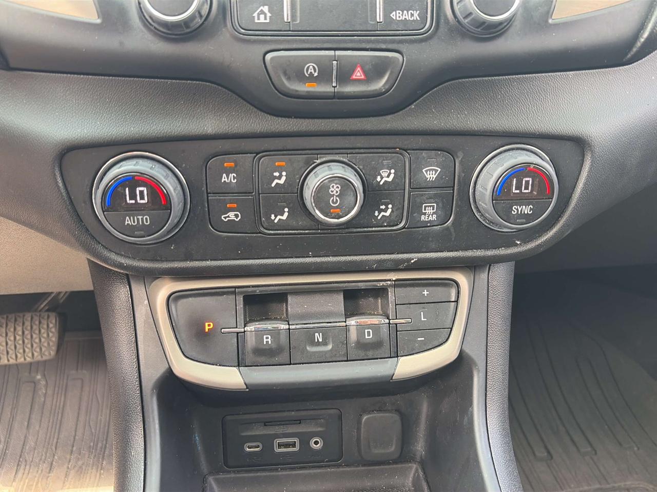 2024 GMC Terrain DENALI AWD Photo